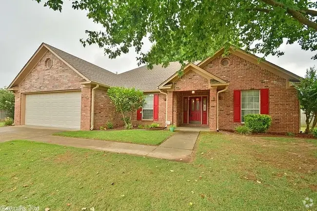 Building Photo - 2502 Margaret Cir