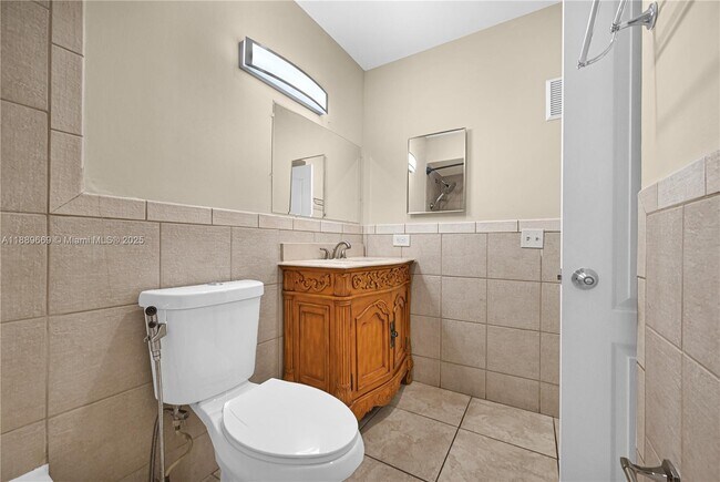 Building Photo - 8120 Geneva Ct