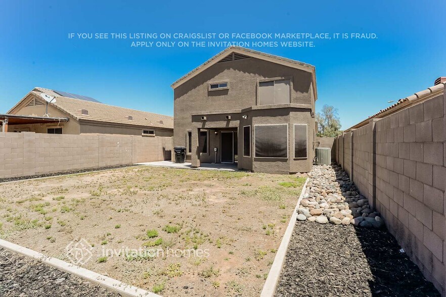 Building Photo - 136 S 111th St