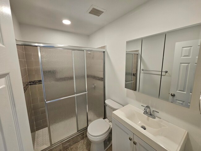 Building Photo - 329 NE Cullman Ct