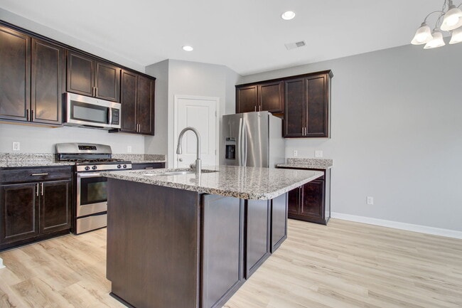 Building Photo - 403 War Admiral Ln