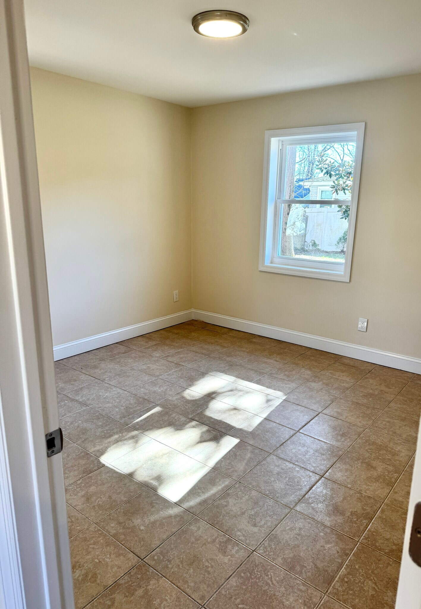 Building Photo - 31 Perry Ln