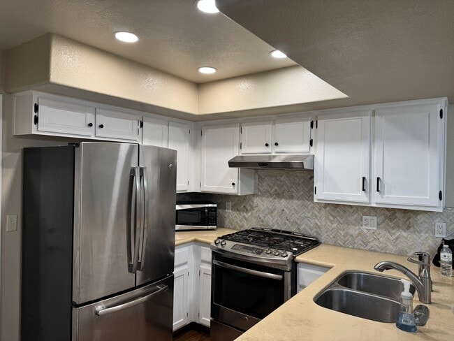 Building Photo - 5240 Fighting Fish Way
