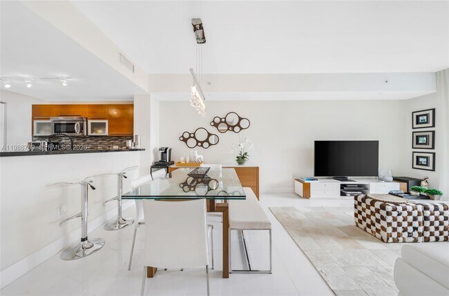 Building Photo - 253 NE 2nd St