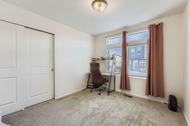 Building Photo - 9335 Arklow Wy