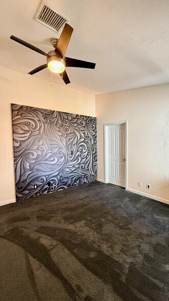 Building Photo - 3385 W Agate Ave