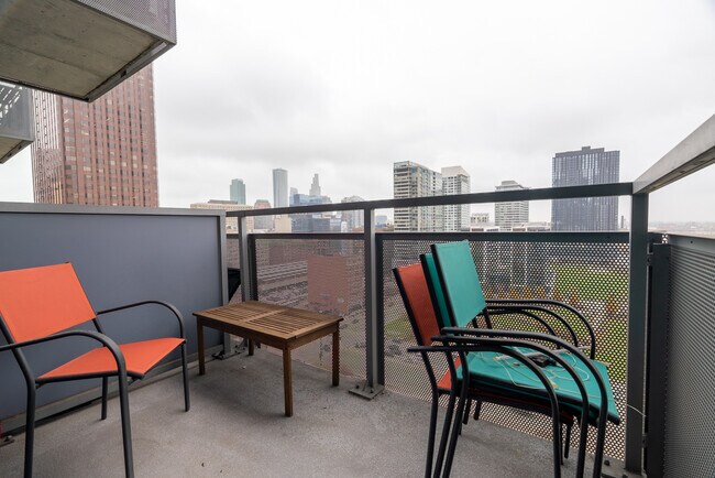 Building Photo - 235 W Van Buren St