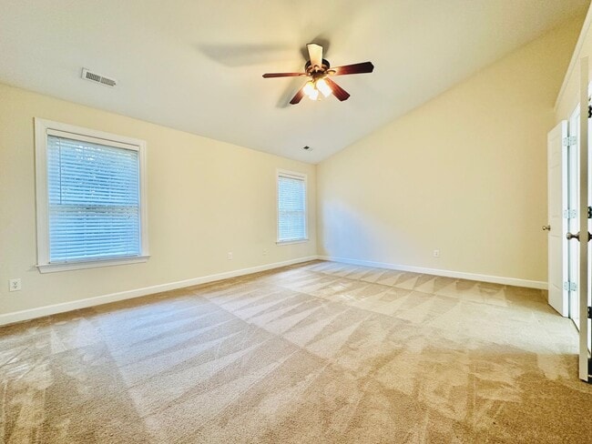 Building Photo - 5 BD, 4 BA Beautiful Wakefield Home