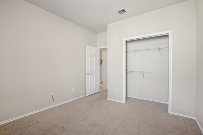 Building Photo - 165 Firwood N