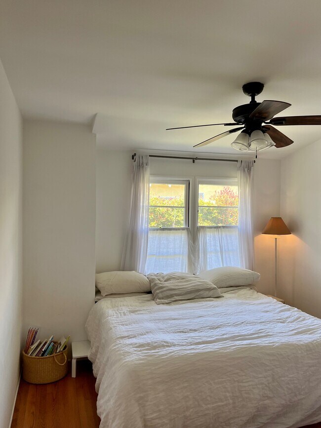 Building Photo - 830 20th St