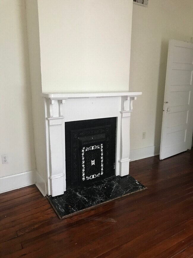 Building Photo - 1301 General Pershing St