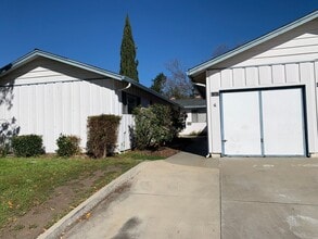 Building Photo - 6367 Bollinger Rd