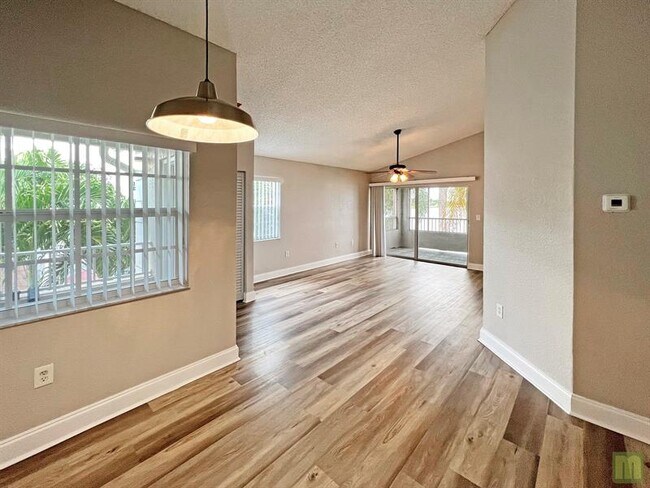 Building Photo - 2811 N Oakland Forest Dr