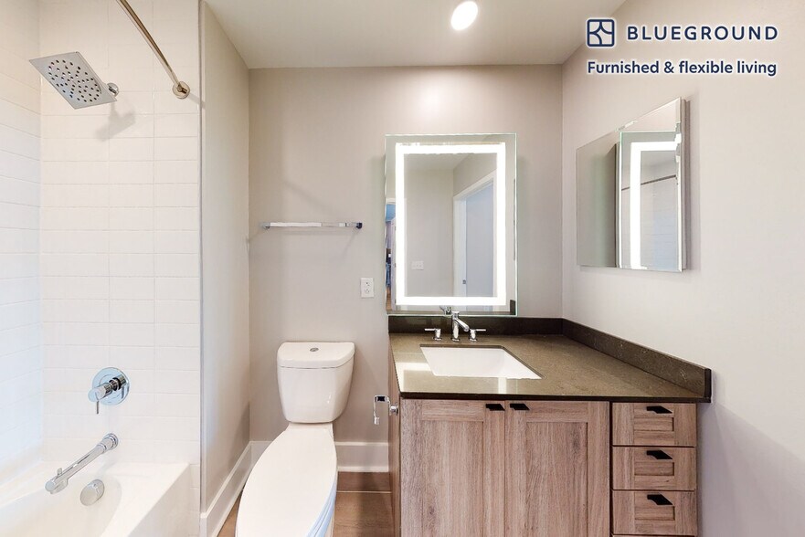 Building Photo - 555 S President St