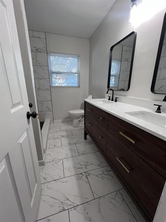 Building Photo - 1355 Lakeview Rd