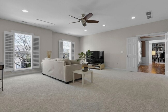 Building Photo - 3005 Coral Bell Ln