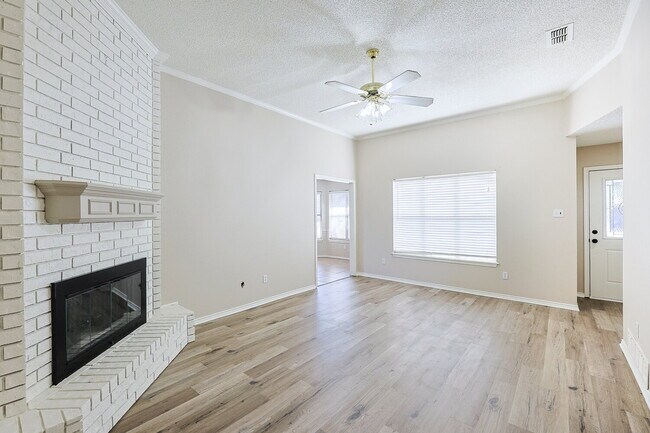 Building Photo - Welcome home to this beautifully updated 3-bedroom, 2-bath home nestled on a quiet cul-de-sac in ...
