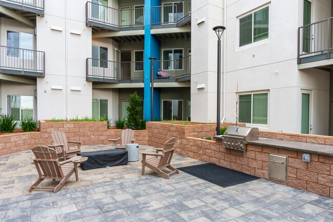 Courtyard - Serra Apartments