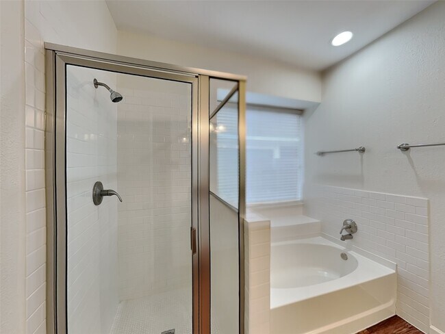 Building Photo - 21231 Riverside Ridge Ln