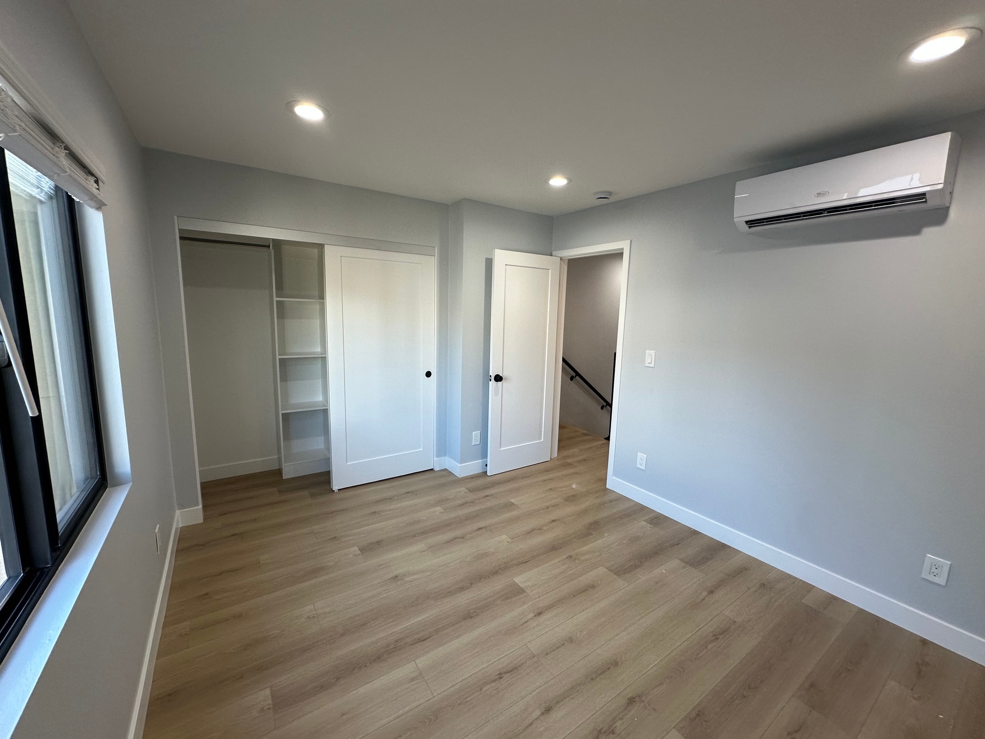 Building Photo - 826 Rose Ave