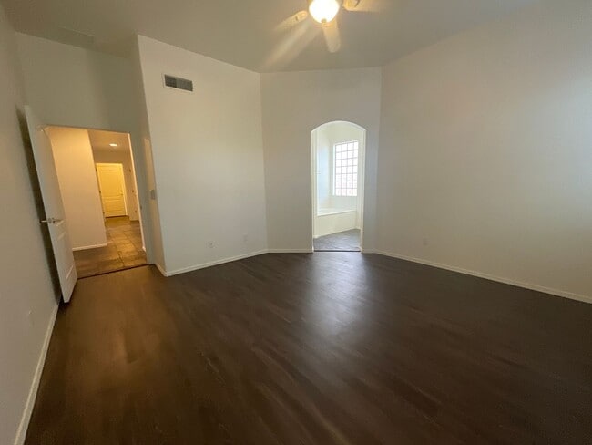 Building Photo - Great northeast location on cul-de-sac, 3 car garage