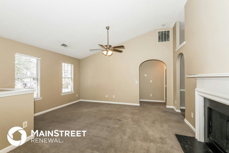 Building Photo - 10576 Day Lily Dr