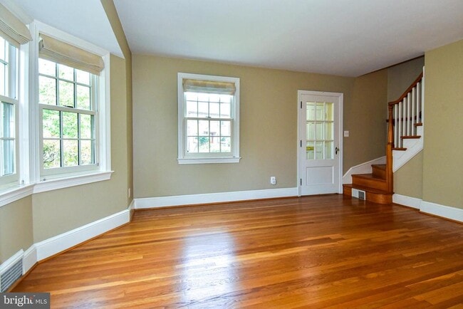 Building Photo - 510 N Nelson St