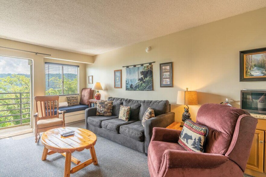 Building Photo - 1260 Ski View Dr
