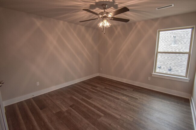 Building Photo - NOW LEASING