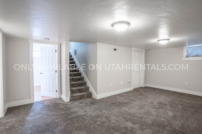 Building Photo - 355 S 600 W