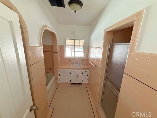 Building Photo - 13474 Hubbard St