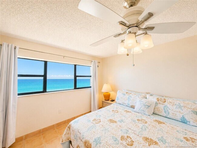 Building Photo - 7440 S Ocean Dr