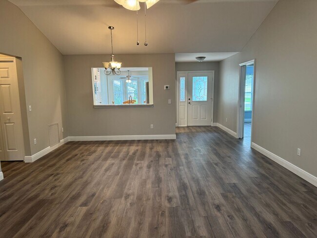 Building Photo - 509 Loma Paseo Dr