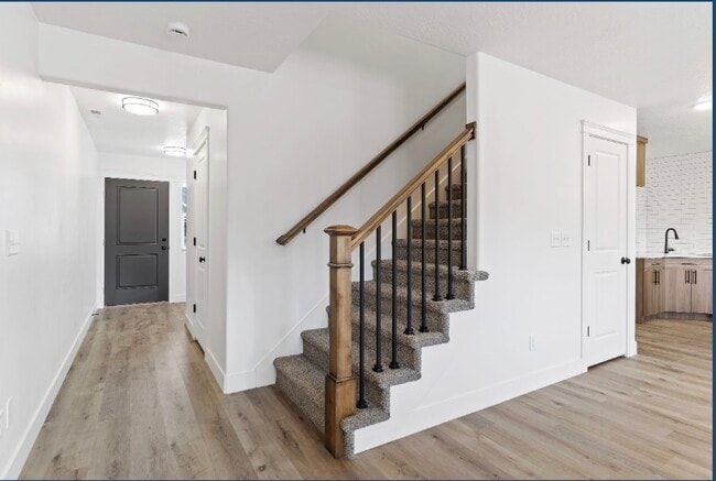 Primary Photo - 3015 S Ludlow Way