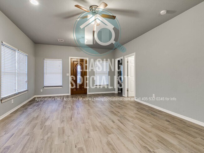 Building Photo - Central Norman 4 Bed 3 Bath House Ready fo...