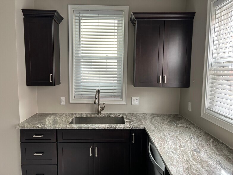 Building Photo - 4054 Howley St