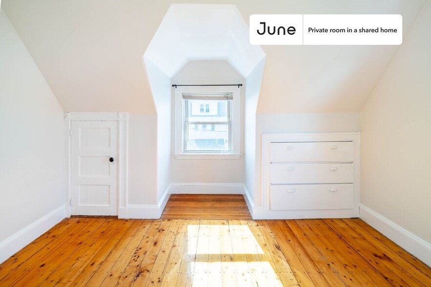 Building Photo - Room in Shared 7 bed/2 bath home in Brighton