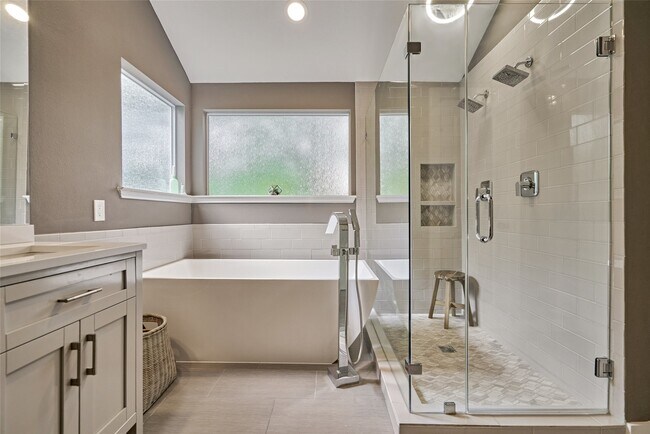 Building Photo - 38 E Gaslight Pl
