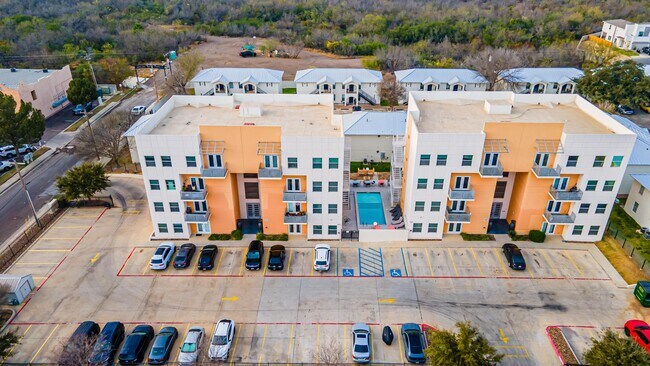 Building Photo - 502 Shiloh Dr