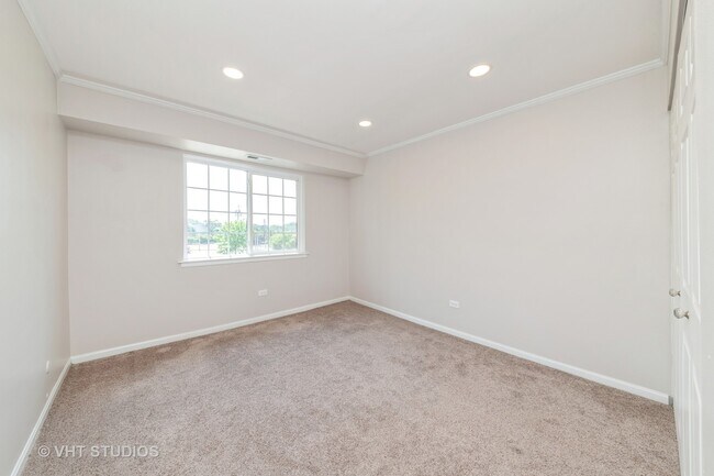 Building Photo - 1511 N Windsor Dr