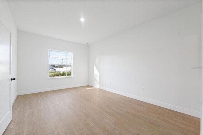 Building Photo - 4052 SW 132nd Ln