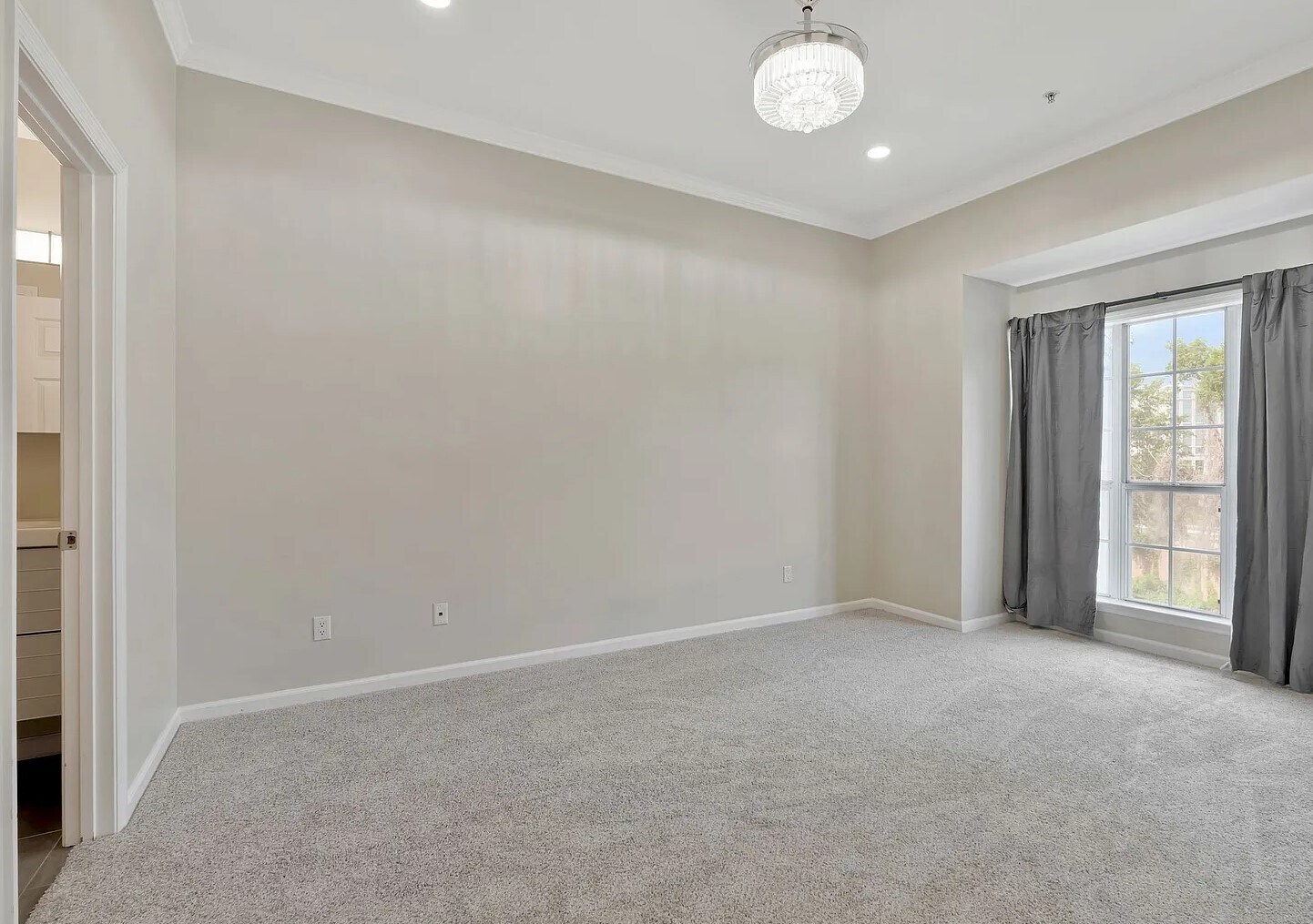 Master Bedroom - 145 W End Pl