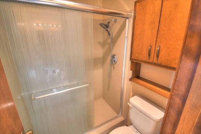 Building Photo - NE Heights Town Home