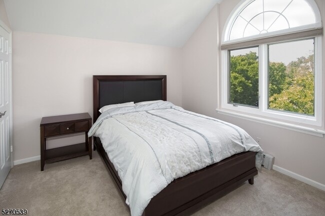 Building Photo - 42 Schindler Terrace