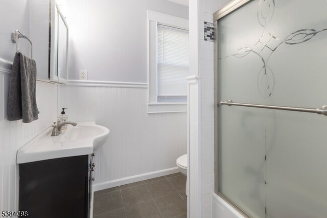 Building Photo - 617 Washington Ave