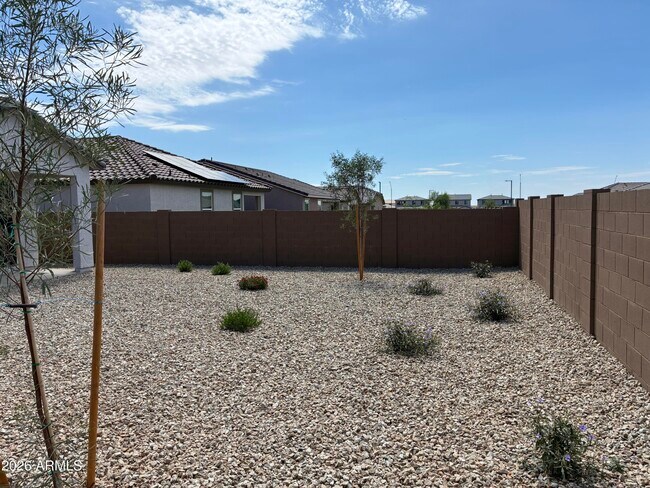 Building Photo - 17321 W Gray Fox Trl