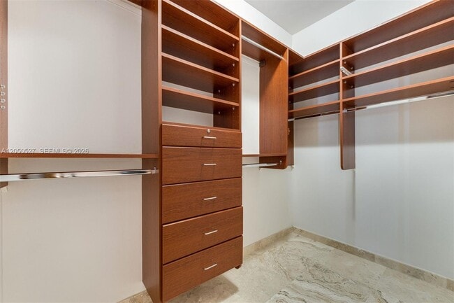 Building Photo - 785 Crandon Blvd