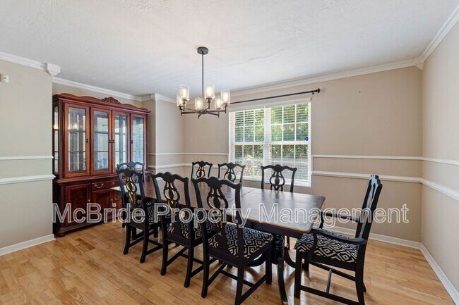 Building Photo - 3358 Tanglewood Dr