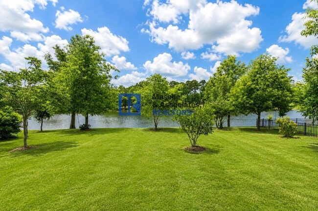 Building Photo - 3 Bed / 2 Bath Home on the Water in Ashbrooke