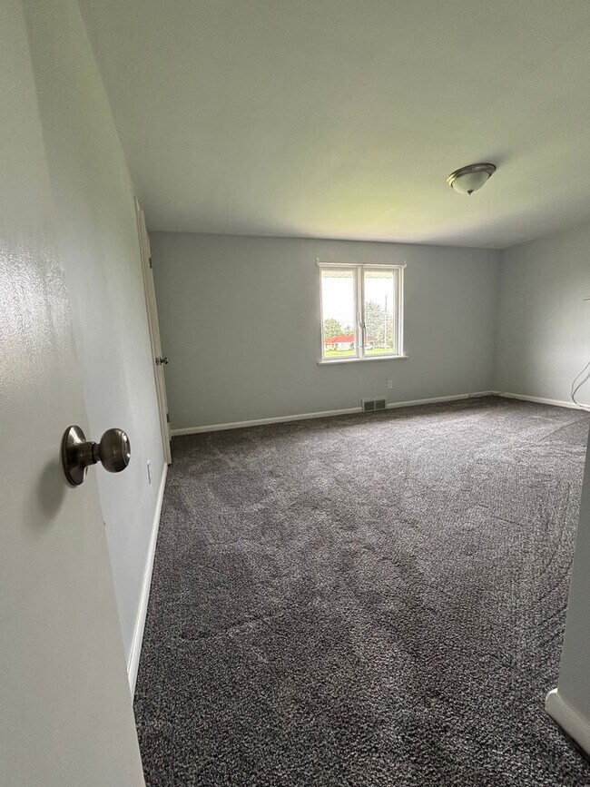 Building Photo - 1314 Willowbrook Rd